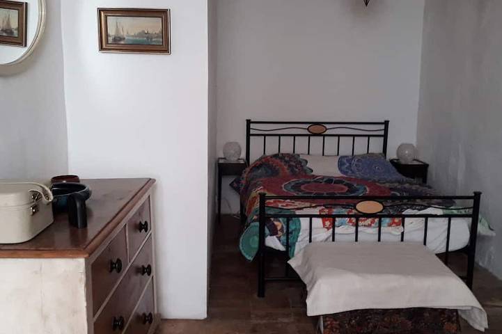 Location de vacances pour 6 personnes, avec jardin à Saint-Geniès-de-Fontedit - 2