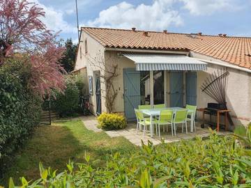 Gîte pour 4 personnes, avec jardin ainsi que terrasse et piscine dans Golf de Pornic