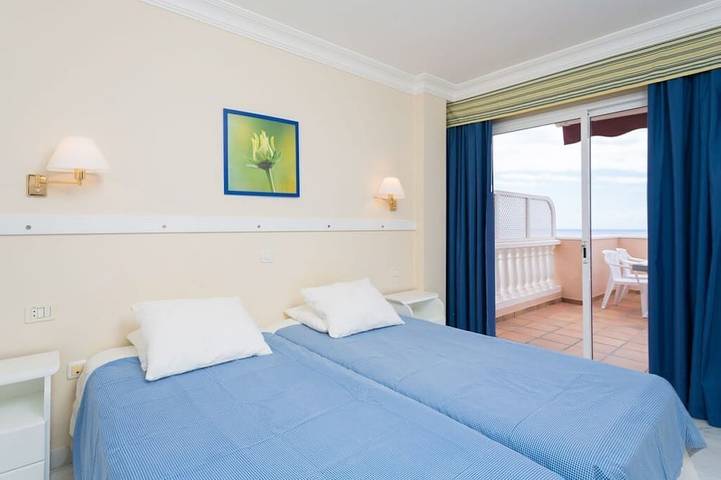 Ganze Wohnung, 41 Elegant & Stunning Holiday Home With Panoramic Cliff & Sea Views in Playa de los Guíos, Santiago del Teide