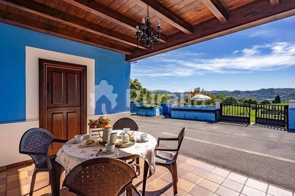 La Piñera - country house in Pola de Siero, Northern Spain in Siero, Asturias Province
