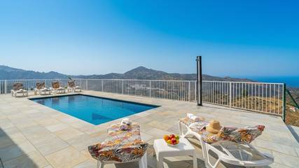 Casa rural para 6 personas, con piscina y balcón/terraza en Arenas