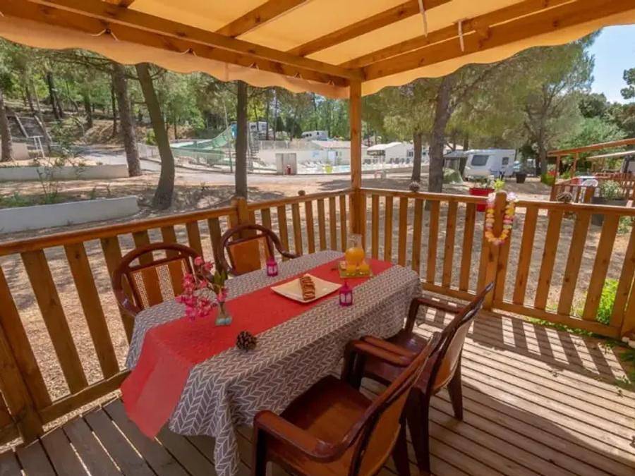 Camping La Pinède en Provence - Mobilheim 4 personen - Aqua 2 Zimmer 4 Personen Halbüberdachte Terrasse Tv in Mondragon, Vaucluse