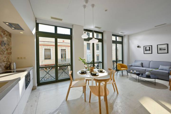 Villa für 4 Personen, mit Garten und Terrasse in Athen