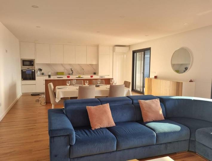 Apartamento de férias para 6 pessoas, com vista e varanda em Ponte da Barca