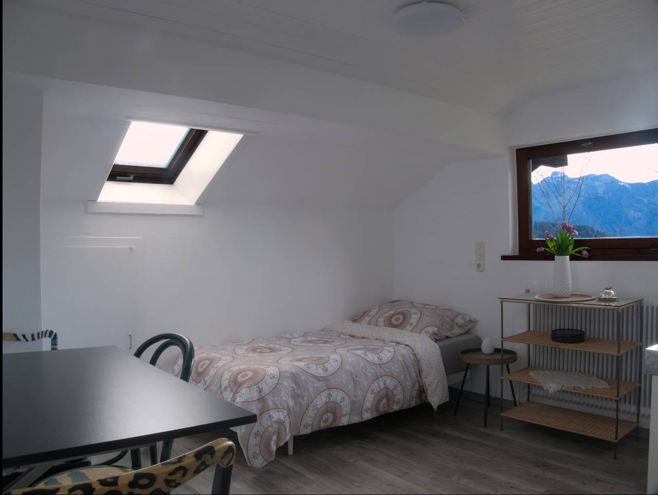 Appartement de vacances entier, Apartment - Sleeps 3 - Balcony - Garden in Feldkirch, Vallée du Rhin