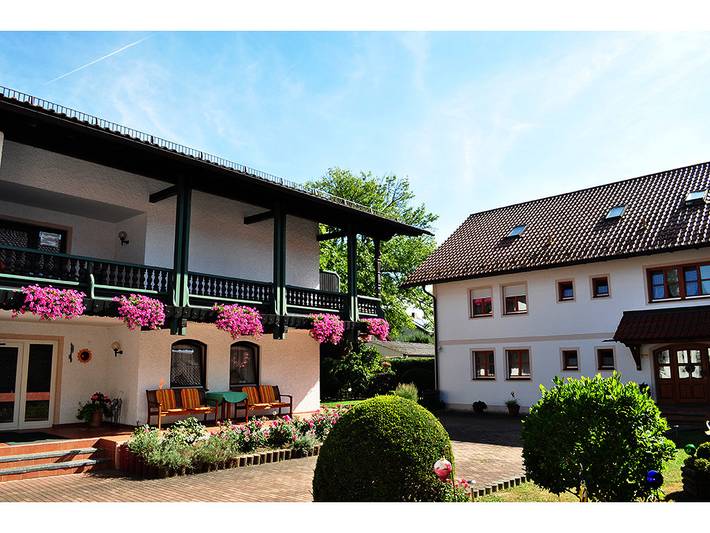 Pension für 2 Personen, mit Balkon und Balkon/Terrasse sowie Terrasse und Garten in Bad Birnbach - 2