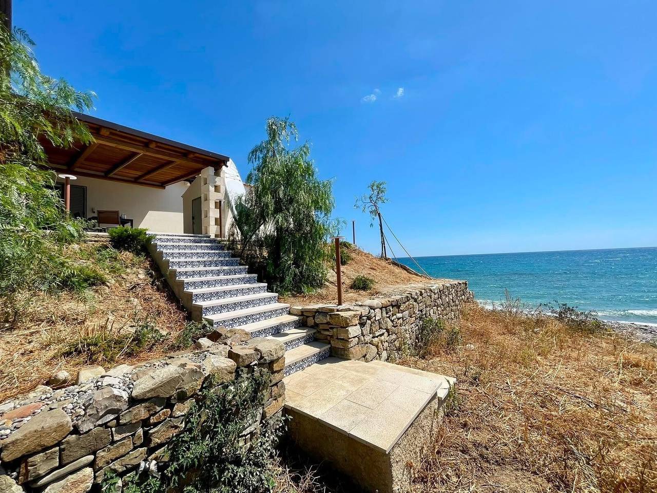 Appartamento intero, Appartamento 'Cala Galatea 1' con vista mare, terrazza privata e Wi-Fi in Roseto Capo Spulico, Golfo di Taranto