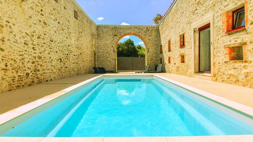 Chambre d’hôte pour 2 personnes, avec Terrasse ainsi que Piscine et Vue à La Garnache