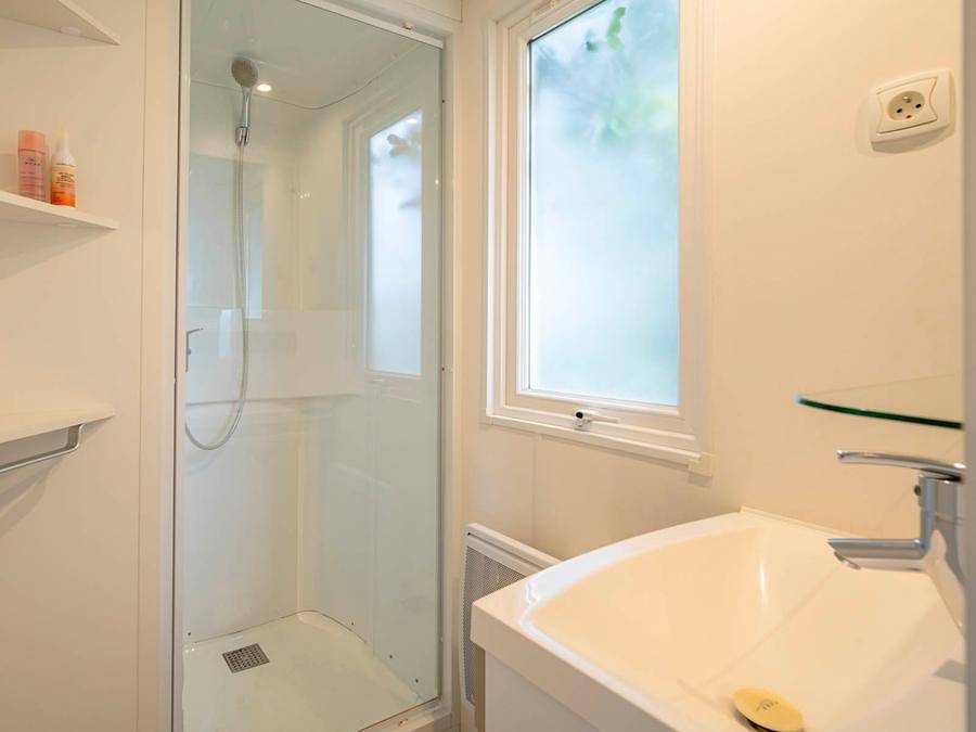 Camping Paradis Au port de l'houmeau. - Mobilhome 4 personnes - 2 chambres Diamant 4 personnes in L'Houmeau, Région de La Rochelle
