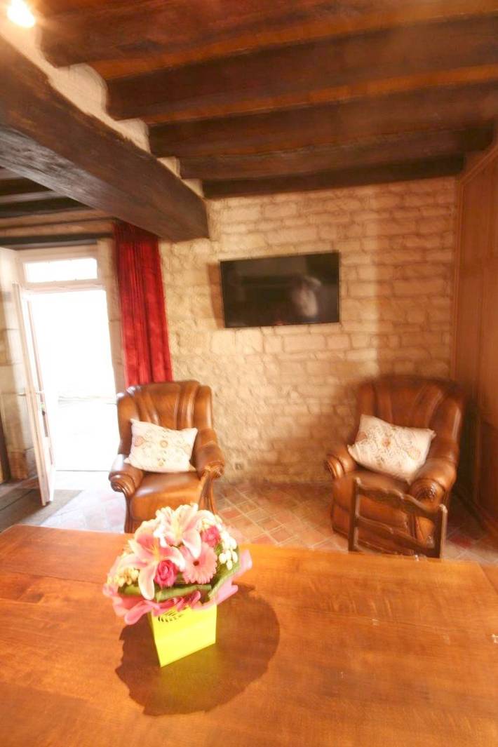 Hôtel pour 2 personnes, avec terrasse et vue, animaux acceptés à Vincelottes - 3