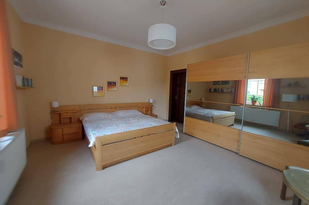 Ganze Wohnung, 150 qm in Dresdener Stadtvilla aus der Gründerzeit. in Laubegast, Dresden