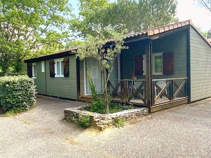 Gîte pour 6 personnes, avec terrasse et piscine à Villegly