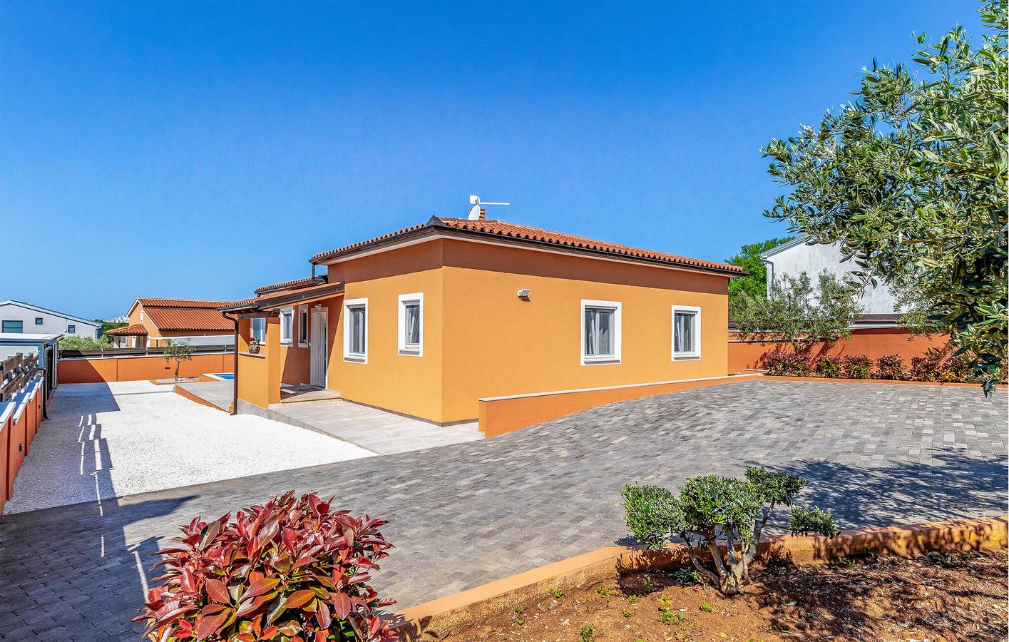 Geräumige 2-Zimmer-Wohnung mit Pool, WLAN, Parkplatz und Waschmaschine in Pula-Medulin, Pula