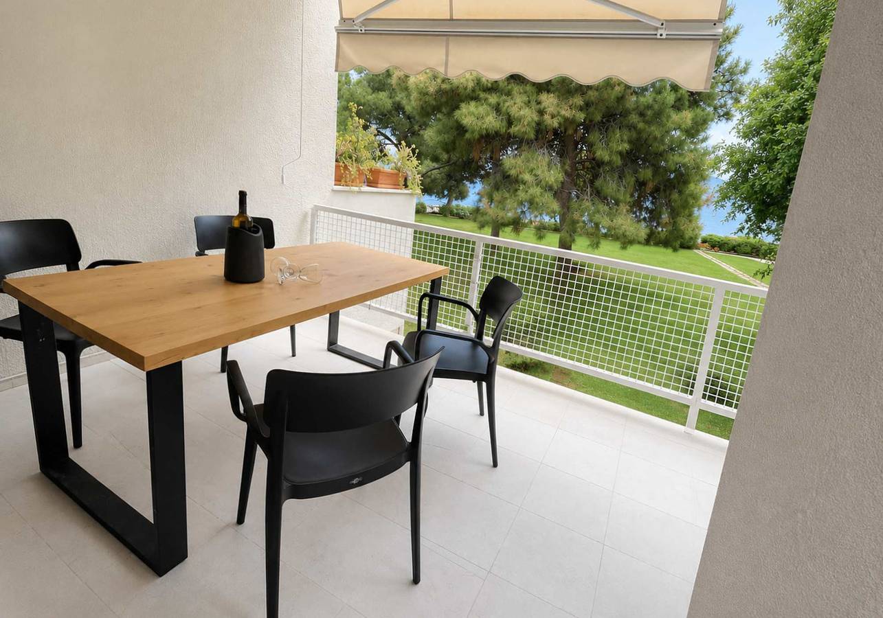 Ganze Wohnung, Seaside Almyra Stay with pool, Agioi Theodoroi in Agii Theodori, Korinthia
