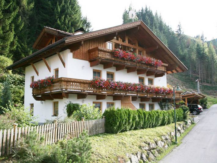 Hütte für 4 Personen, mit Balkon und Sauna sowie Garten, kinderfreundlich in Villgratental