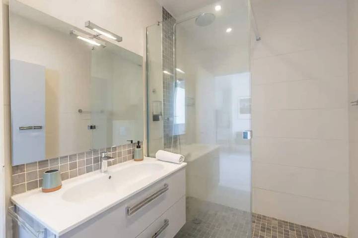 Ganze Wohnung, 44 m2 air-conditioned apartment with terrace not overlooked in Magny-les-Hameaux, Parc naturel régional de la Haute Vallée de Chevreuse