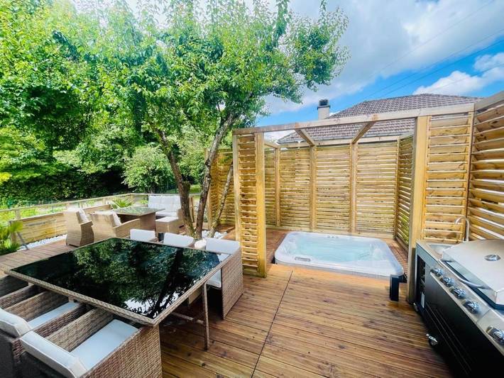 Location de vacances pour 4 personnes, avec Jacuzzi ainsi que Terrasse et Jardin à Gelos - 2