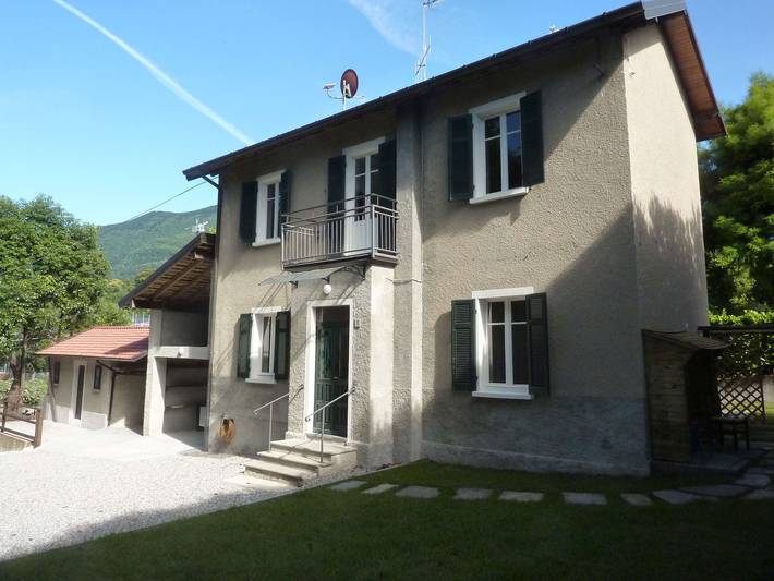 Ferienhaus für 6 Personen, mit Balkon und Garten