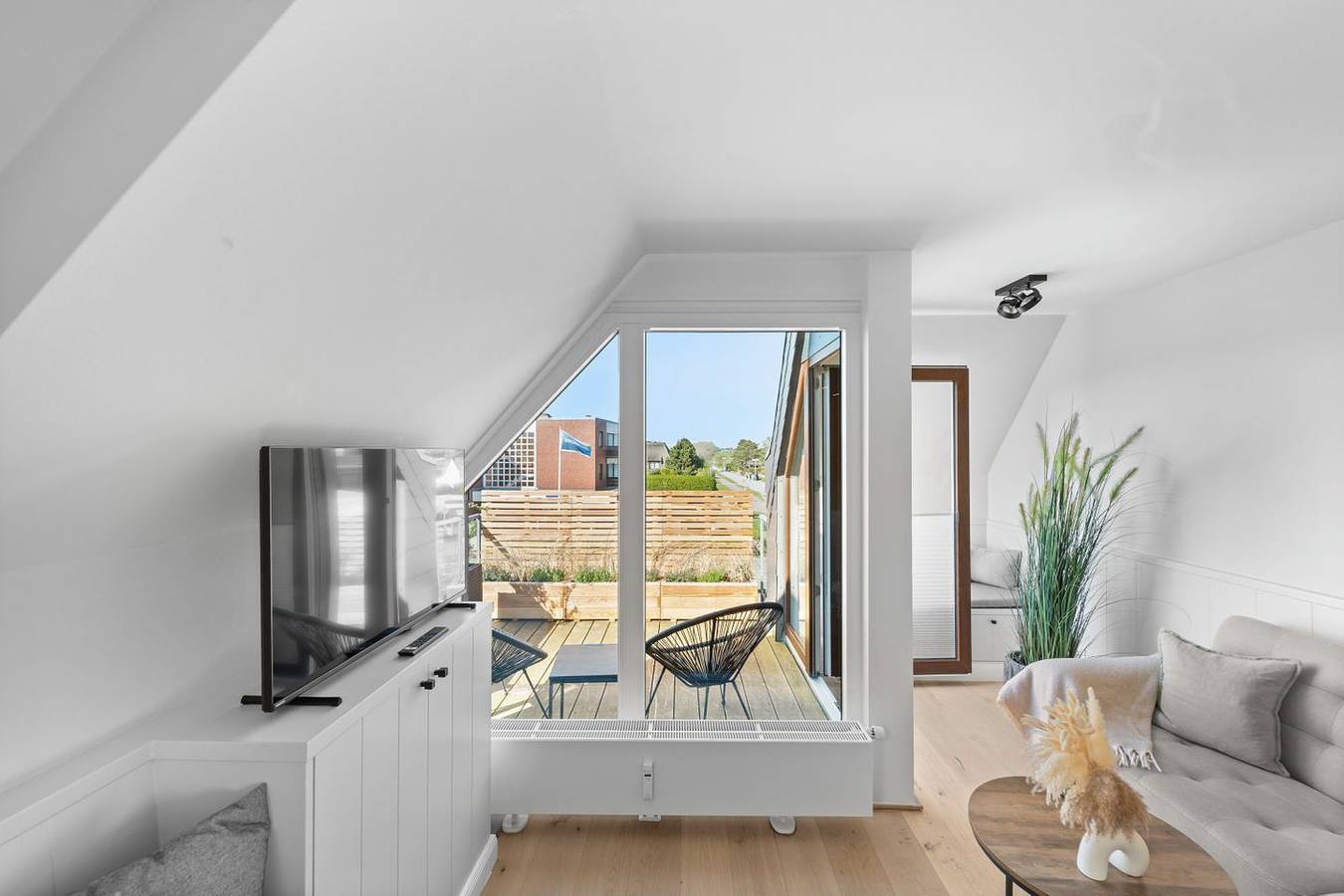 Ganze Wohnung, Traumloft Wenningstedt – Design, Ruhe & Licht über den Dächern in Wenningstedt, Sylt