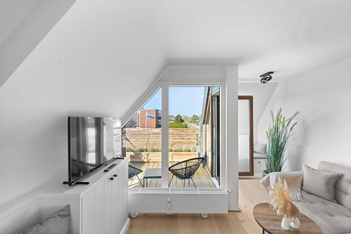 Ganze Wohnung, Traumloft Wenningstedt – Design, Ruhe & Licht über den Dächern in Wenningstedt, Sylt