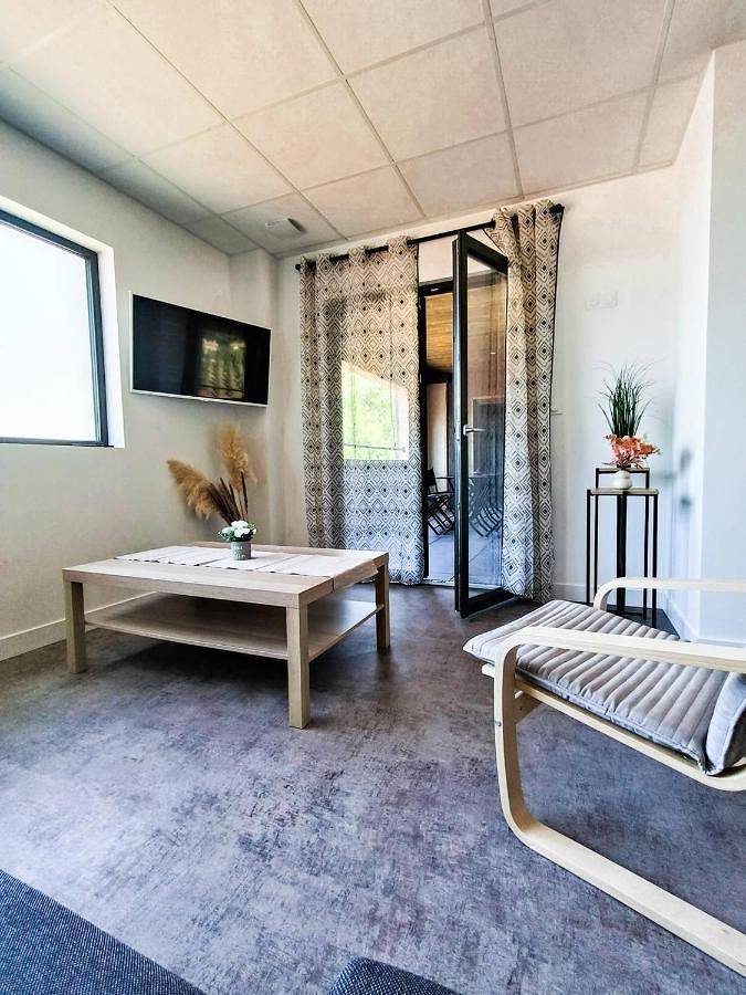 Gîte pour 8 personnes, avec Balcon et Terrasse à Ampuis