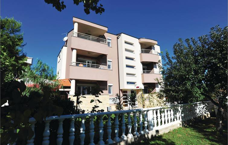 Ferienwohnung für 6 Personen, mit Terrasse in Bibinje - 2