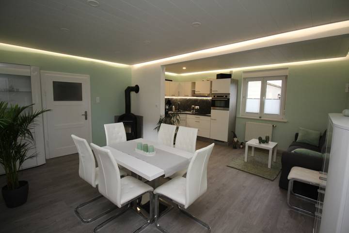 Ferienwohnung für 2 Personen, mit Terrasse und Balkon/Terrasse