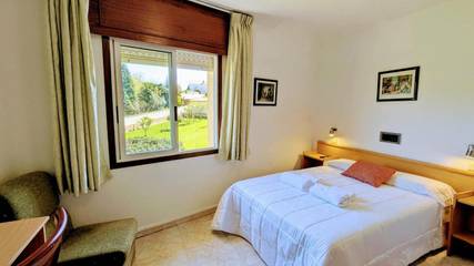 Maison d’hôte pour 2 personnes, avec vue ainsi que jardin et terrasse dans A Lavacolla