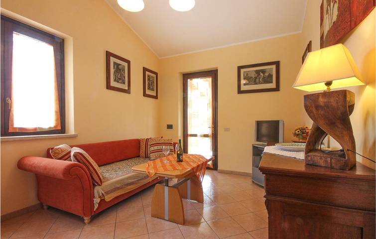 Appartement confortable au bord de la mer avec climatisation, piscine et parking in Cornino, Custonaci