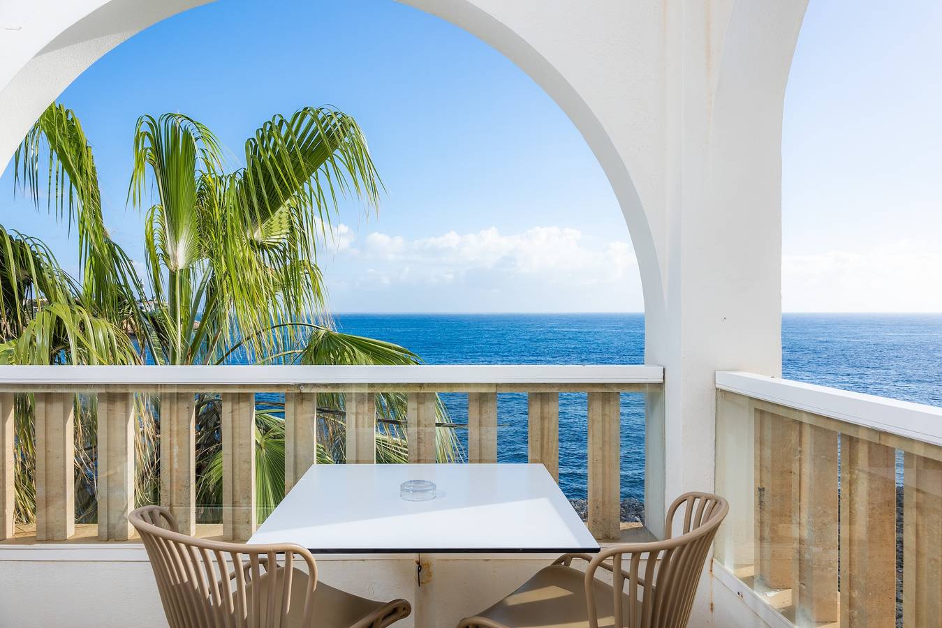 Apartment 'Sea View Room 205' with Shared Pool, Wi-Fi and Air Conditioning in Portocolom, Felanitx
