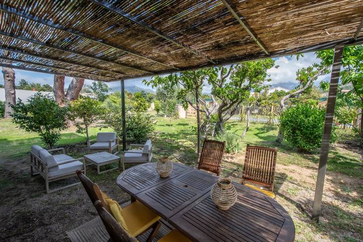 Gîte pour 4 personnes, avec piscine, adapté aux familles à Calenzana - 2