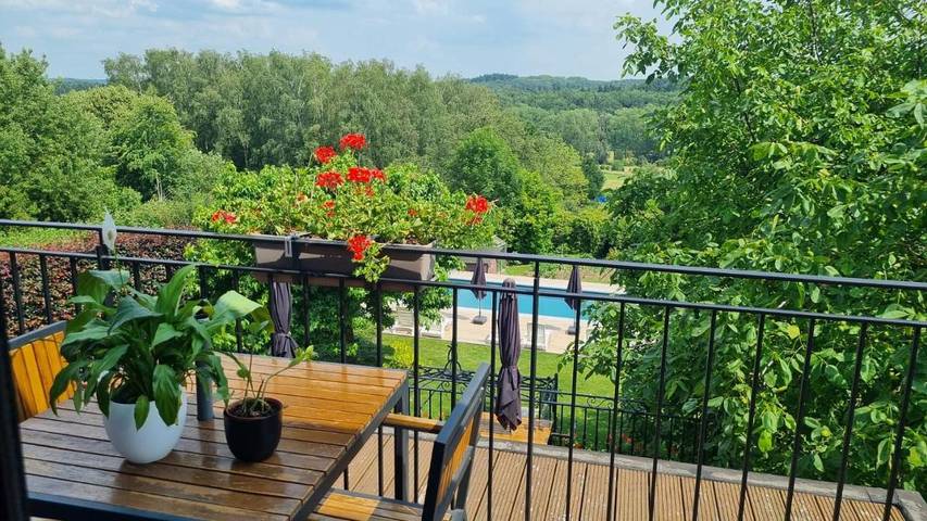 Location de vacances pour 6 personnes, avec vue ainsi que jardin et piscine à Halle - 4