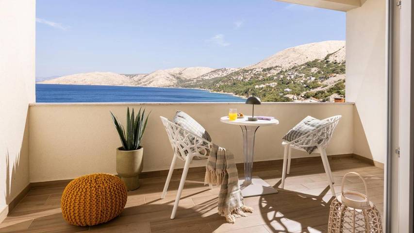 B&B für 3 Personen, mit Balkon und Terrasse sowie Garten und Ausblick auf Krk