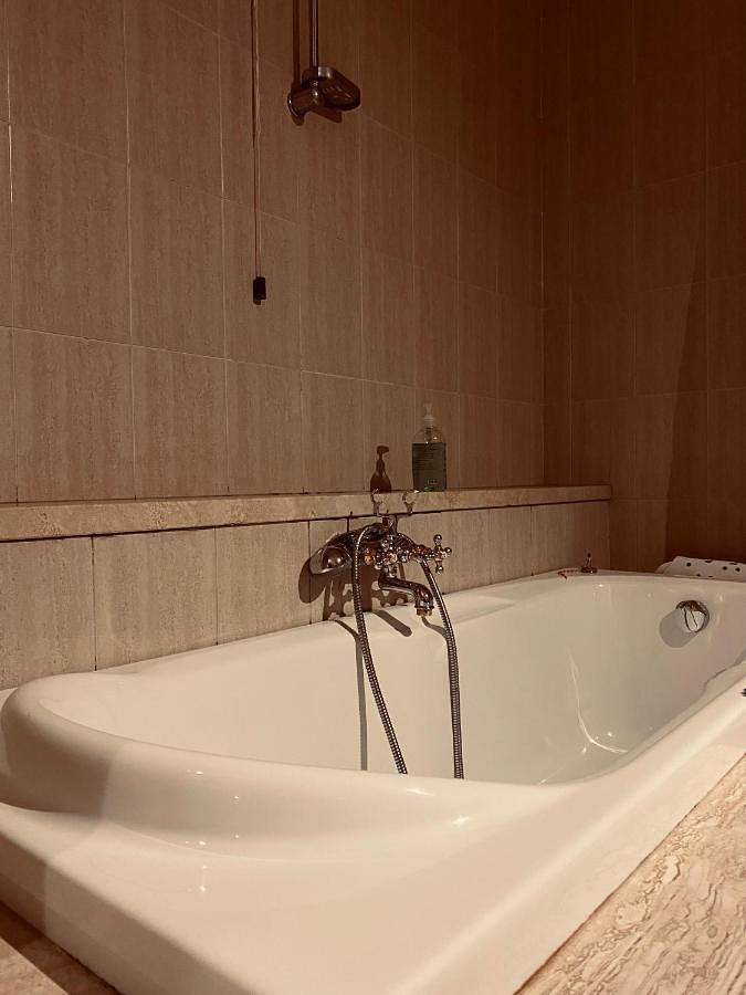 Location de vacances pour 7 personnes, avec vue ainsi que jardin et piscine, animaux acceptés à Cinto Euganeo - 3