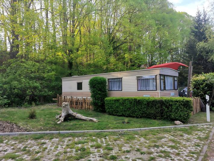 Wohnwagen für 3 Personen, mit Terrasse und Garten - 1