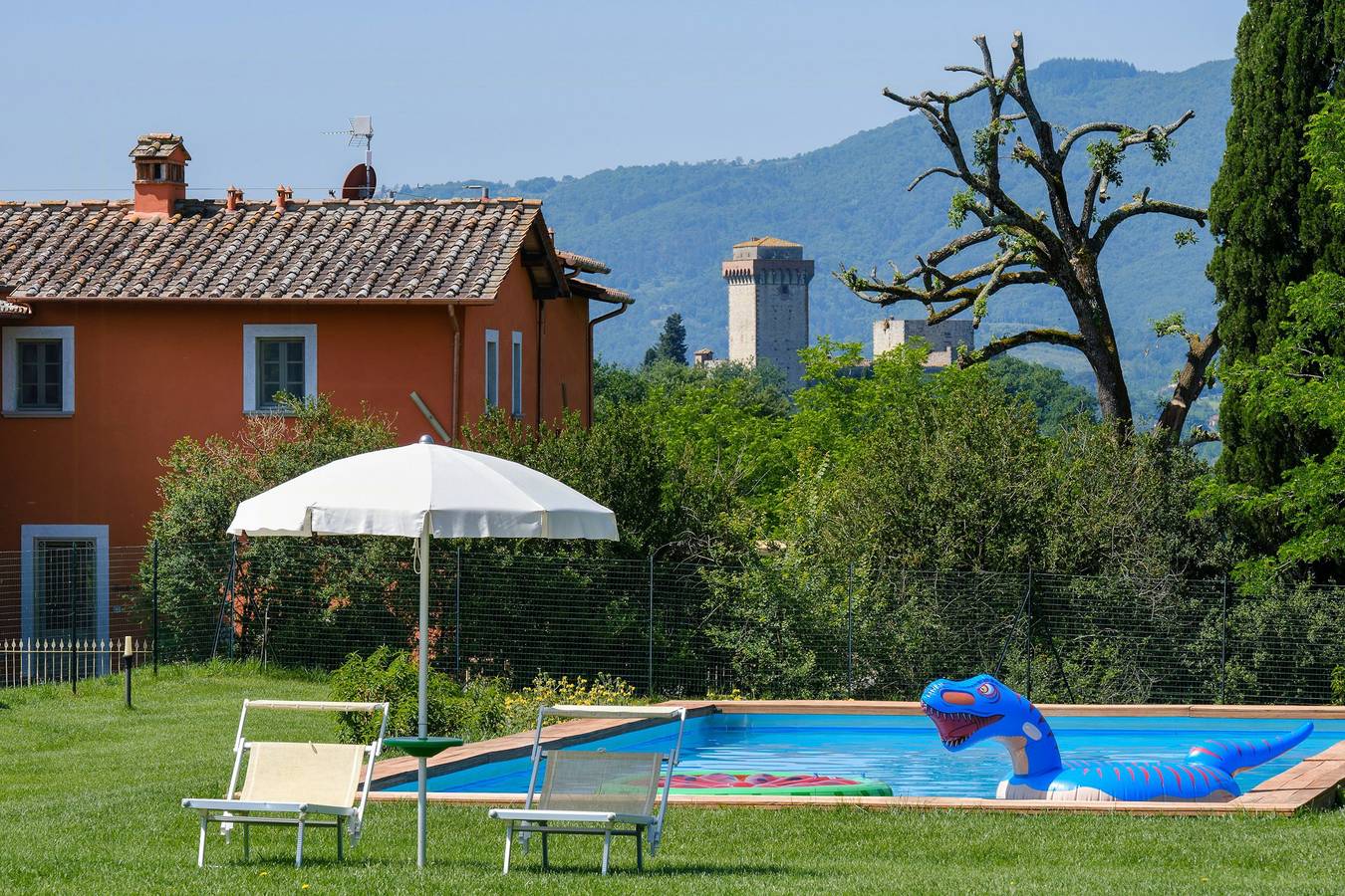 Appartamento intero, Appartamento con piscina e con vista castello in Reggello, Valdarno