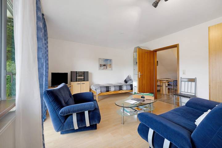 Entire apartment, Apartment 'Schwäbische Alb' with Private Terrace, Shared Garden and Wi-Fi in Burladingen, Neckar-Alb
