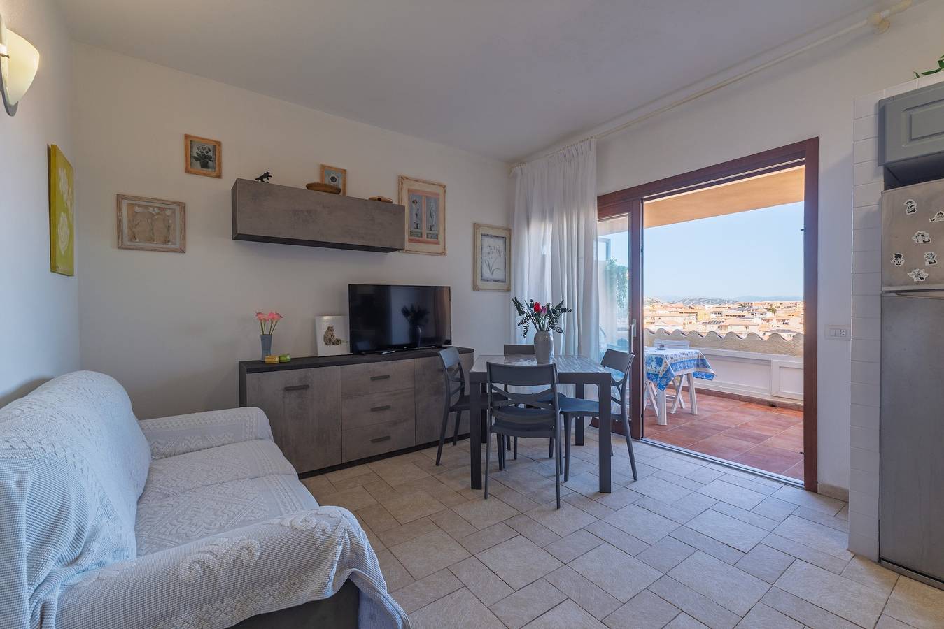 Appartamento intero, Appartamento 'L'incanto' con Vista Mare, Wi-Fi e Aria Condizionata in Palau (villaggio), Palau (Sardegna)