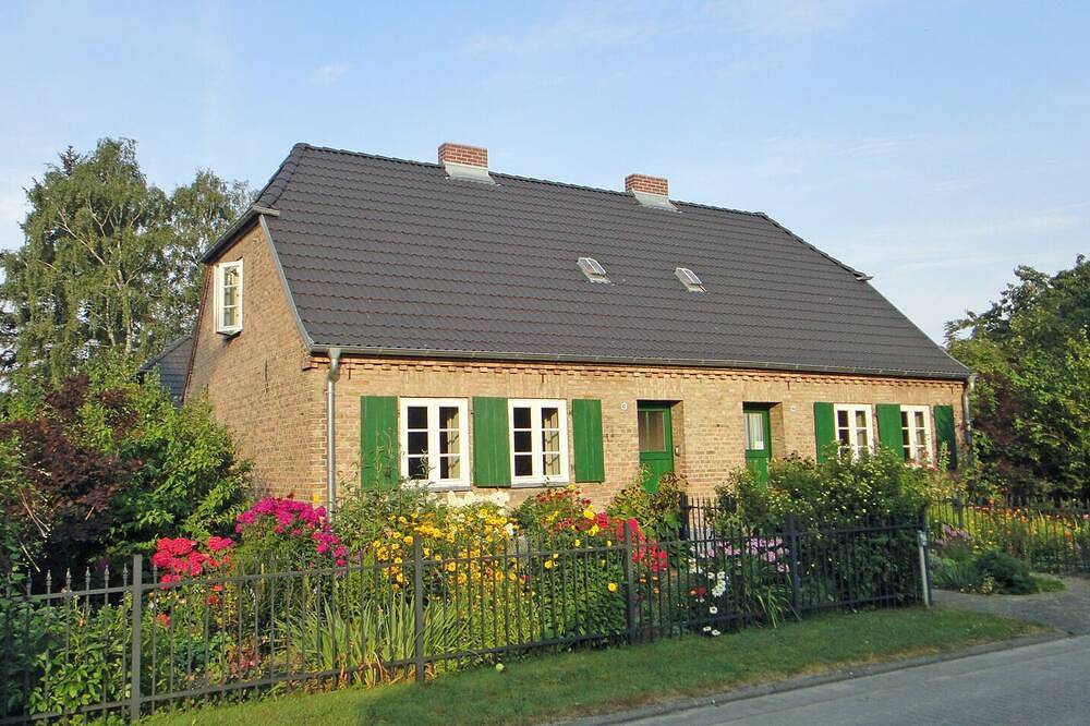 Ganze Wohnung, Protected house with large garden for 2-3 or 4-6 guests on request in Schmatzin, Vorpommern Greifswald