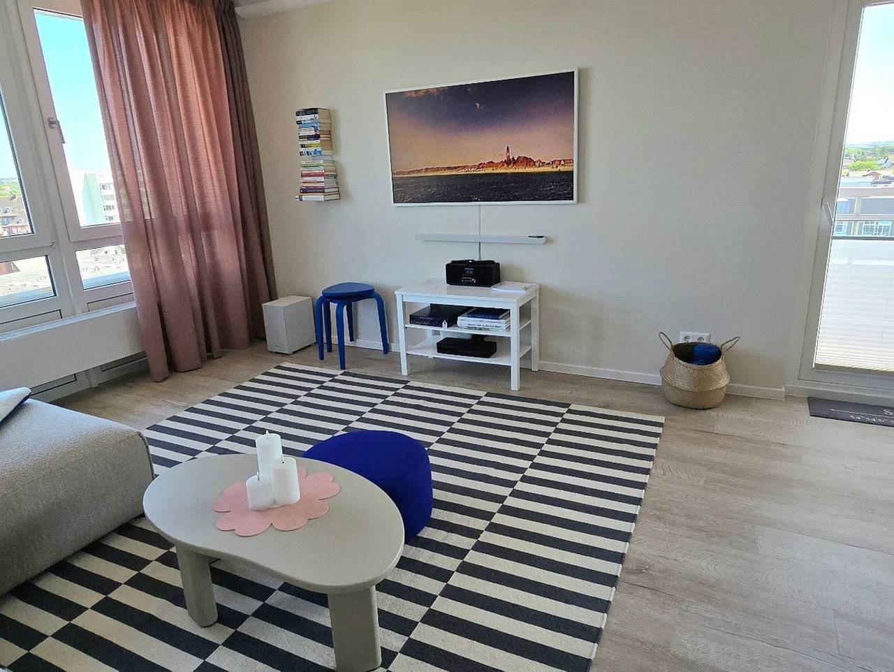 Ganze Wohnung, Moderne Ferienwohnung mit Balkon und privatem Parkplatz in Westerland (zentral) in Westerland, Sylt (Gemeinde)
