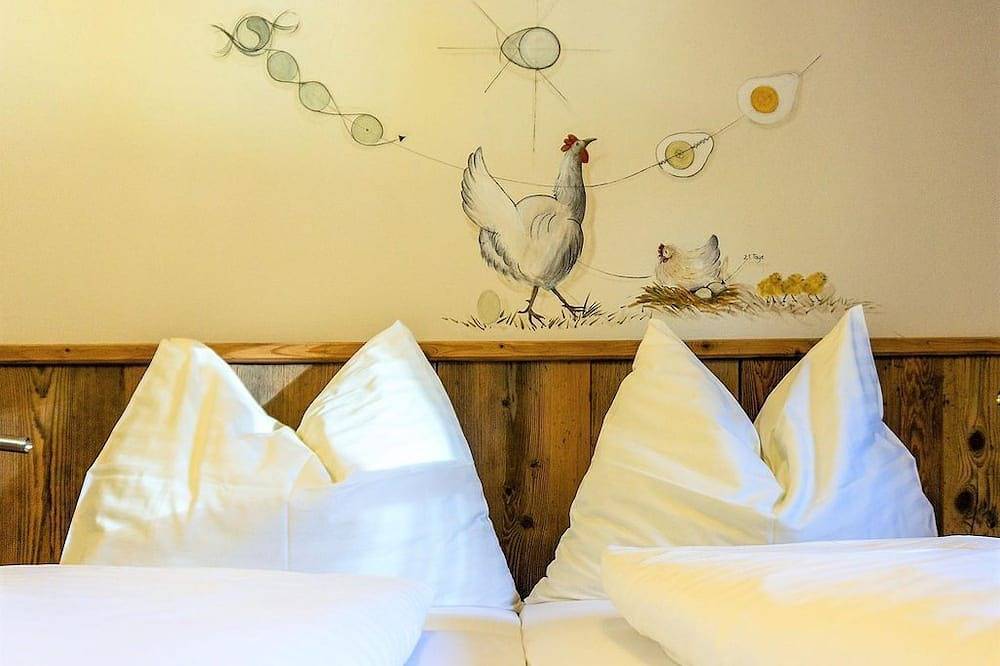 \"Schlafen im Hexenwasser\" Vierbettzimmer - Alpengasthof Hochsöll in Söll, Kaisergebirge