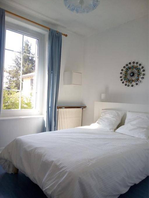 Appartement entier, Two-Bedroom Apartment in Montrond-les-Bains, Montbrison