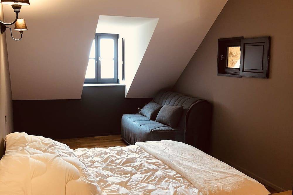 Maison 5***** de vigneron rénovée à 100% avec des matériaux traditionnels in Volnay, Région de Beaune