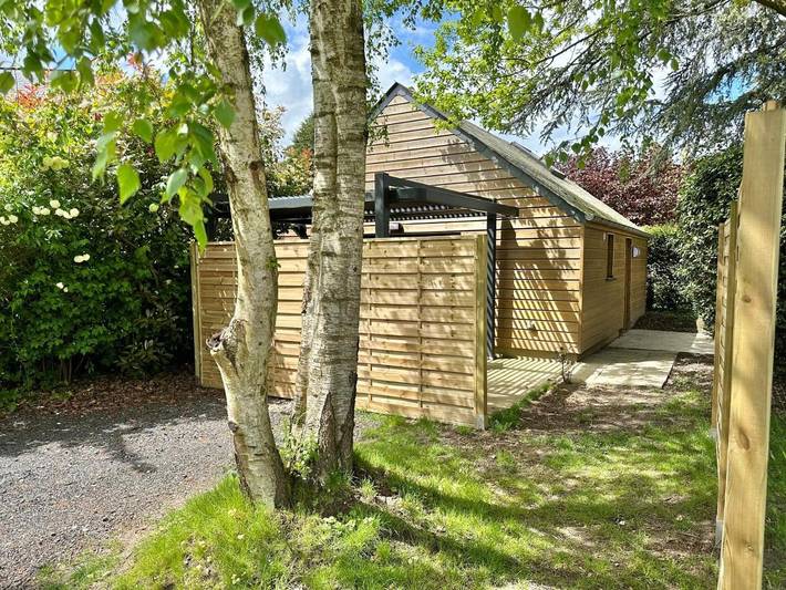 Location de vacances pour 3 personnes, avec sauna et jardin dans La Vaupalière