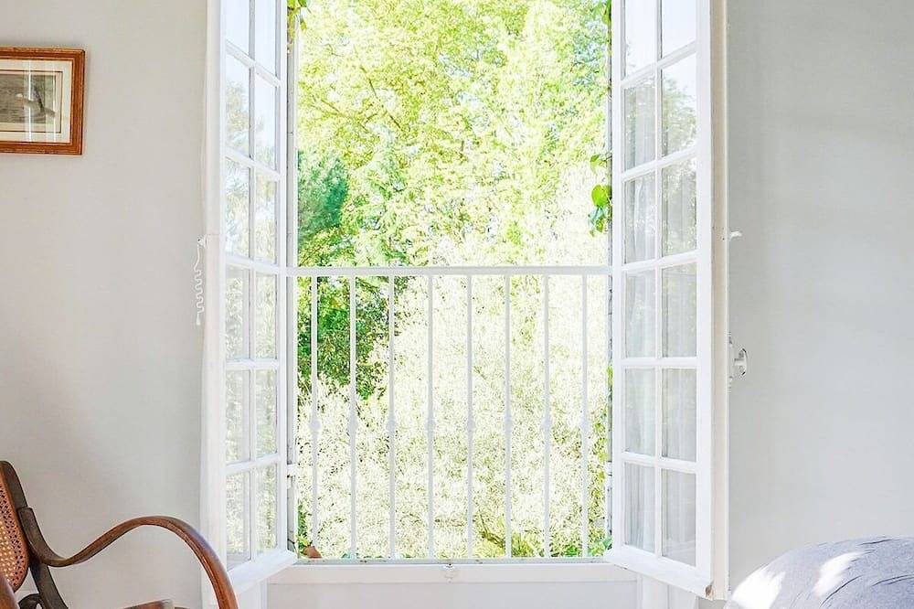 Villa-Eigenes Badezimmer-Deluxe-Blick auf das Wahrzeichen-Villa N1 St Emilion in Saint-Émilion, Libourne und Umgebung