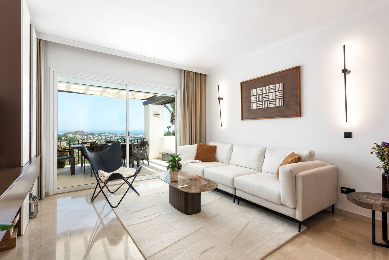 Apartamento entero, Apartamento 'La Quinta Golf' con vistas al mar, Wi-Fi y aire acondicionado in El Castillo de la Heredia, Benahavís