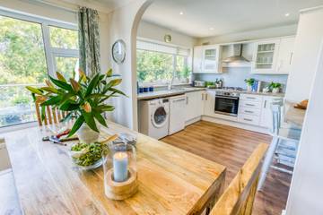 Log Cabin for 8 People in Cemaes, North-Wales, Photo 4