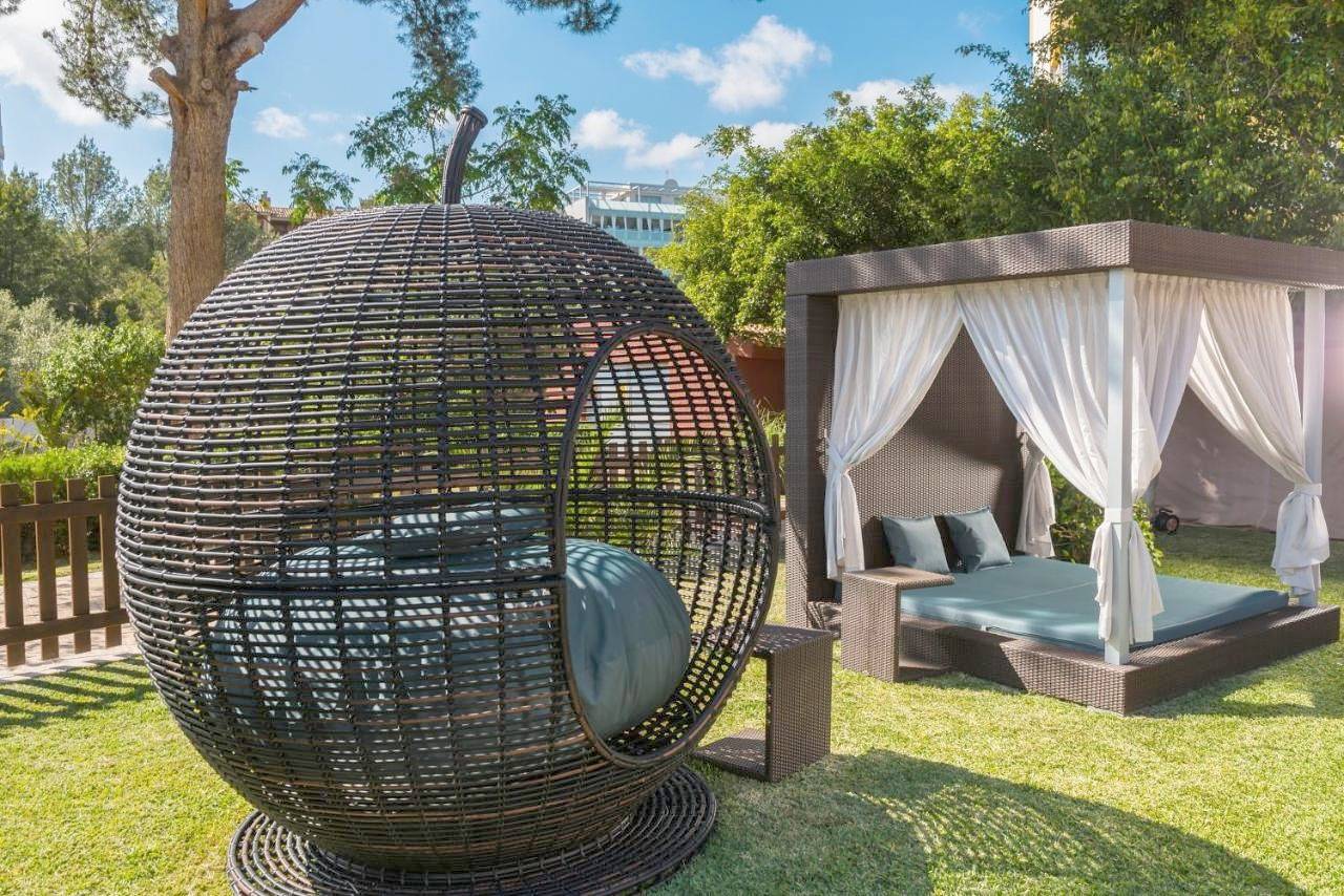 Hotel for 10 people with hot tub in Portals Nous, Calvià