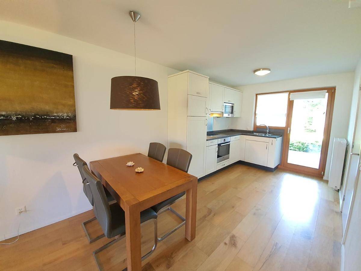 Ganze Wohnung, Ferienwohnung für 4 Personen mit Balkon in Walensee (Heidiland), Quarten
