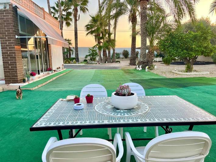 Casa de vacaciones para 4 personas, con piscina además de terraza y jardín - 1